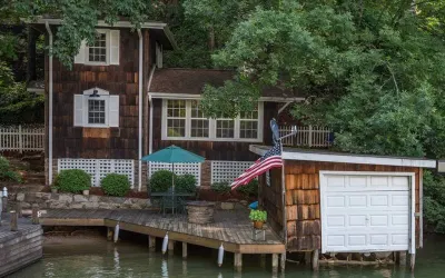 Cottage In The Cove - Lake Lure Lakefront, Kayaks!