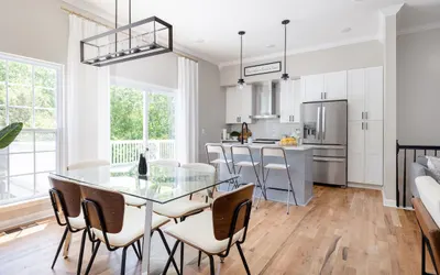 4BR Home • 10min to BNA • Fast Wi-Fi & Yard