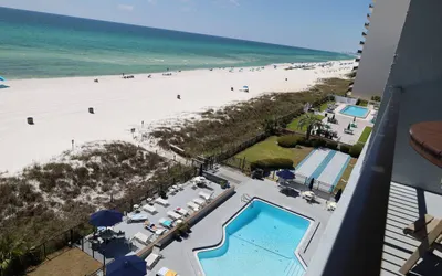 6th Floor | Beachfront | Sleeps 6 | Pool, Gym!