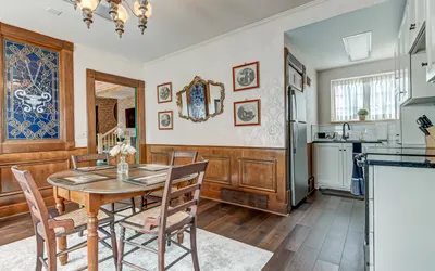 Spacious Carriage House | Private Entrance | Historic & Stylish