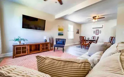 Coastal Rose: Minutes to Cedar Point! Sleeps 10