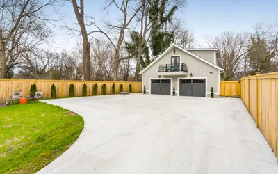 Spacious Guest House with 2 Balconies, Parking, & King Bed in Walkable East Nash