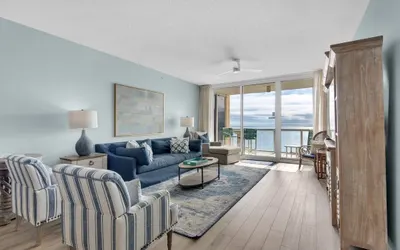 Modern Beachfront Condo, Endless Views, Pool, Hot Tub, Navarre Beach