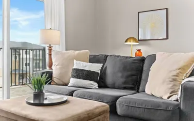 Wifi | Balcony | Garage | Pool | Gym & More!