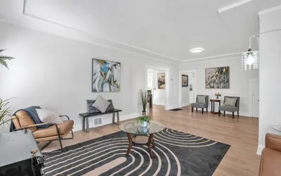 Bay-Area Escape w/ Driveway Parking – Sleeps 8