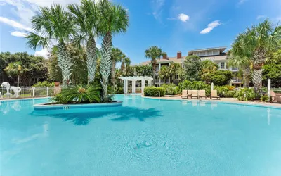 New Listing in Baytowne Wharf on Sandestin®Tropical Pool Deck,Grill,Tram,Hot Tub