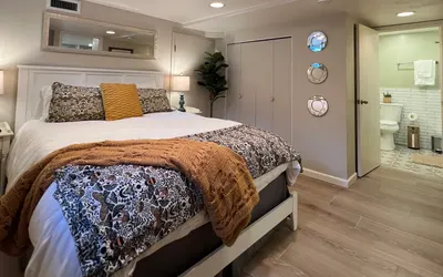 Historic Suite on Prescott's Best Street!