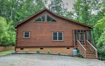 Gillford Cottage - Creek, Private, Lake Access!