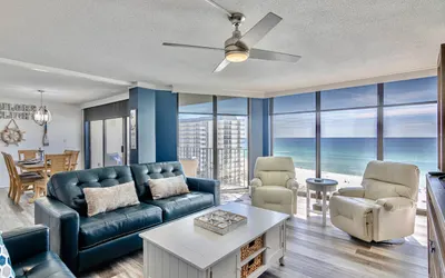 Sailor’s Delight ~ Remodeled Coastal Escape at Edgewater ~