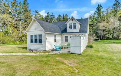 Quaint cottage with the charm & tranquility one looks for on the Coast of Maine