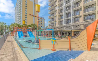Modern*Oceanfront2BR*Pools*Downtown*HoneymoonSuite