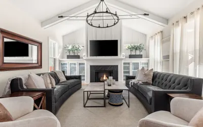 Luxe Outdoor Retreat with Pool minutes to Downtown