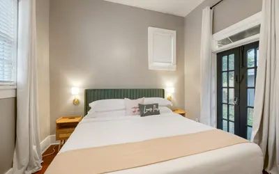 The Kermit Guesthouse | Louis Park Hotel