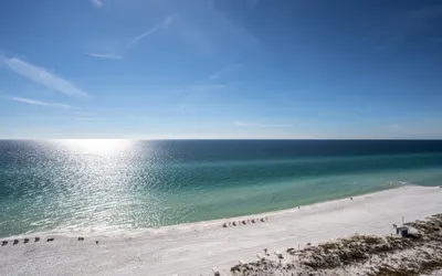 Now Booking July With Discounts~Family Friendly Condo ~ Full Kitchen*Affordable*
