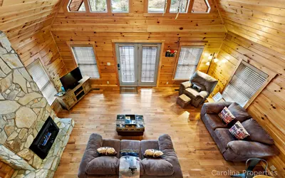 Gillford Cabin - Pet Friendly, Creek, Lake Access!