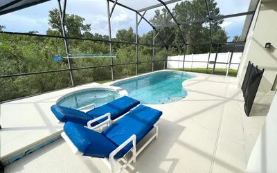 Family Haven w/Privacy Fence Pool Hot Tub BBQ Game RM - Close to Disney!