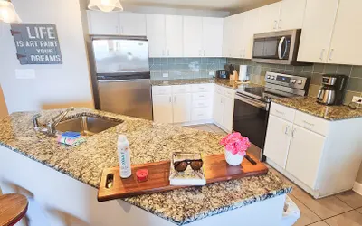 Pet Friendly Condo With Ocean View, Pools, Hot Tub, Fitness