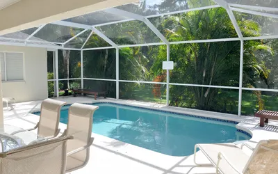 Unbeatable pool privacy ❤️ in a hidden tropical oasis close to Disney!