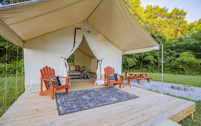 Nature's Haven with a Cozy River Escape