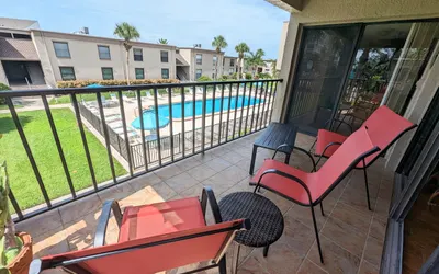 SC-10 Seascape Spacious 2 BR Poolside Condo Beach!