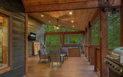 Rated Top 10 One Bedroom + No Cabins Behind Property + Private Oversized Deck