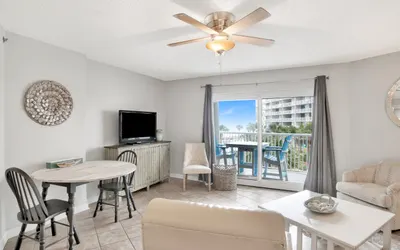 Tradewinds 208 – Beautifully Updated 1BR/2BA with Bonus Bunks and Gulf Views!