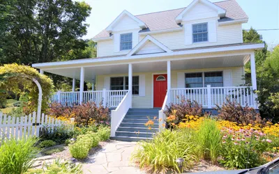 Amazing House, Amazing Garden, Downtown