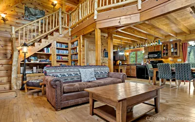The Enchanted -Fire Pit, Private, Lovely Log Home
