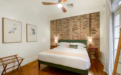 The King Oliver Guesthouse | Louis Park Hotel