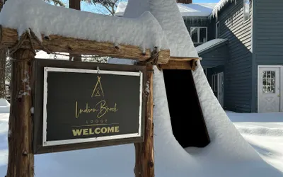 Indian Brook Lodge|Lake Views & Access|Hot Tub|11 Beds|Pet Friendly|