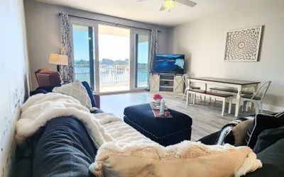 Extremely Convenient 2nd FLOOR! No elevators needed! Perfect set up