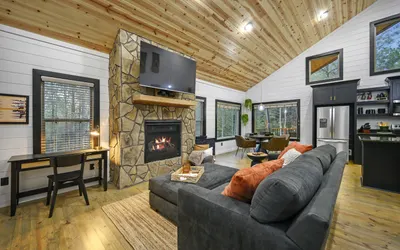 Your New Favorite Place + Private Outdoor Oasis + Disc Golf + Firewood Provided