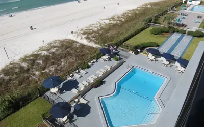 Top Floor | Beachfront | Pool | Gym | Tennis Court