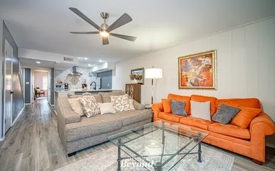 The Salty Seahorse - Eats & Beach, Ahoy!