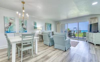 B105 | Beachfront with Beach Service, Pool, & WiFi