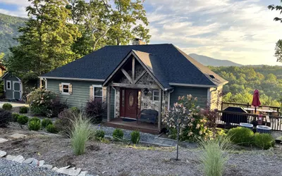 Ridgetop Landing - Lake Lure Access, Great Views!