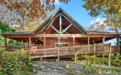 The Bears Den - Pet Friendly, Fire Pit, Kayaks!