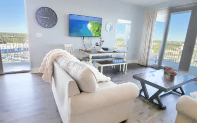 Private end unit, boasting incredible views for am incredible vacation!