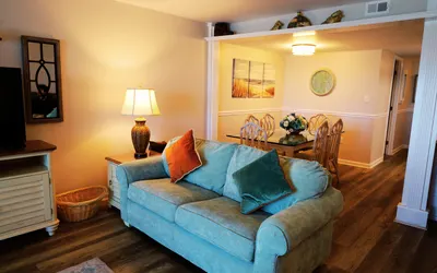 Top Floor | Beachfront | Pool | Gym | Sleeps 6