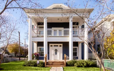 Pearl Townhomes Combined. Sleeps 16