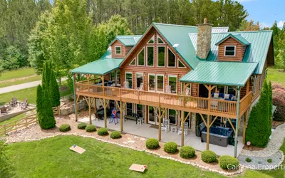 The Lodge at Pinnacle Ridge by Carolina Properties *Decorates for Christmas*