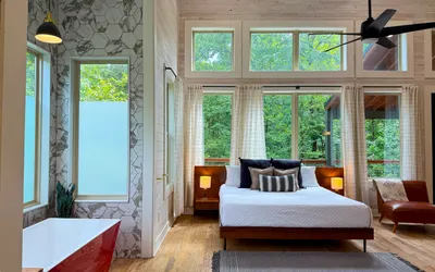 Ride ATVs • Luxe King Suite •  Modern-Meets-Cozy Retreat  • Prime Location