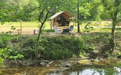 Luxe Creekside Safari Tent|Firepit|HVAC|Spa Bath