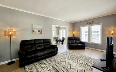 Port Clinton Home~Lake & Park Views~Beach Access!