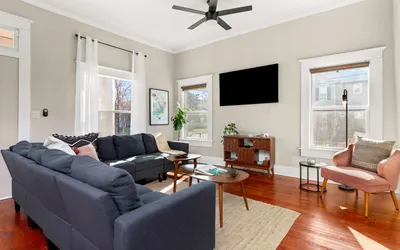 Casa Paz - Historic Home Walking Distance to Pearl