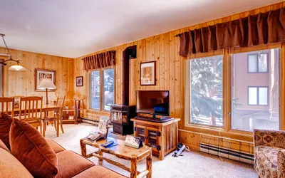 Perfect mountain retreat/3Br Condo-fireplace