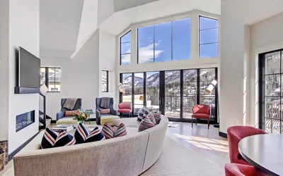 Iconic 5 Bedroom Penthouse at the Ritz-Carlton Save 20% on 7+ Nights!