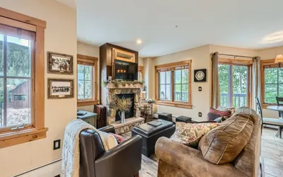 8594 Expedition Station