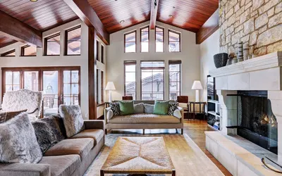 Gorgeous 5 Bedroom Private Chalet in Vail Village Save 20% on 7+ Nights!