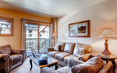 Large 2Br Condo @ Red Hawk 2272~Walk to slopes